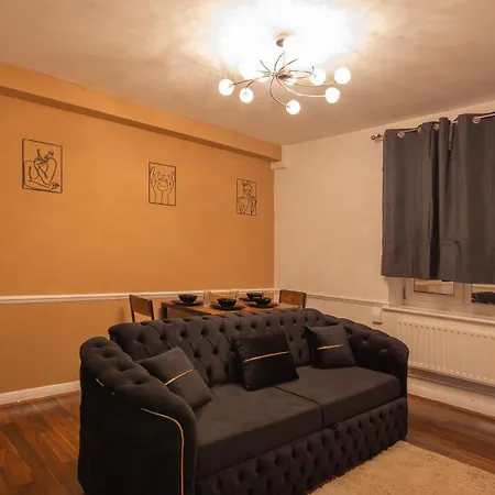 Urban Luxe Stays - Purbrook Bridge